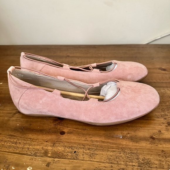BareTraps Women's Jackeline Ballet Flat, Rosey, 10 Medium US - Picture 2 of 7